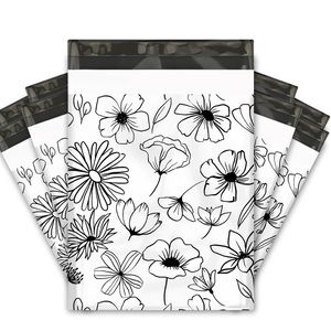 4 SETS LEFT⭐️ 20 black & white flower Poly Mailers 10 x 13